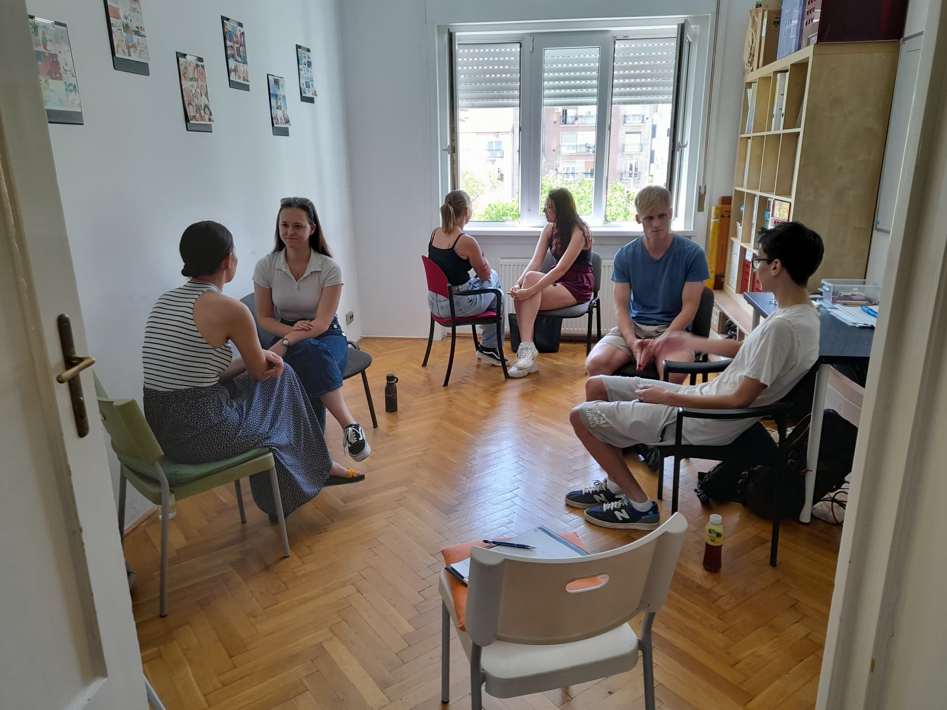 A group of young people on a workshop in the Egyesek office.